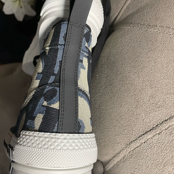Dior high top sneakers size 43. - Picture 8 of 13